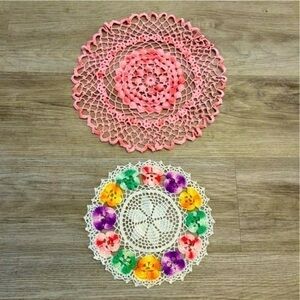Vintage retro hand made beautiful knit crochet doilies. 9” and 12” across.